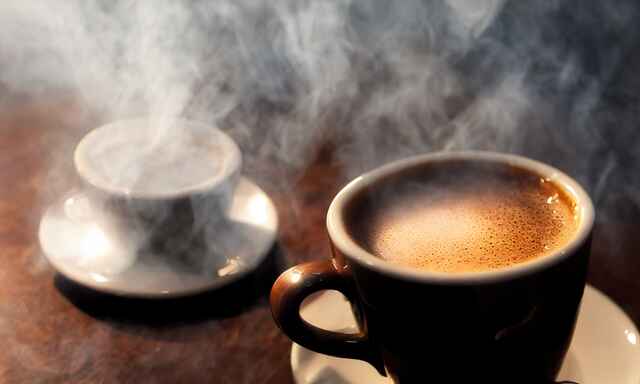 Egal, ob Sie einen klassischen schwarzen Kaffee oder einen aromatischen Latte Macciato bevorzugen, wir haben für jeden etwas dabei.